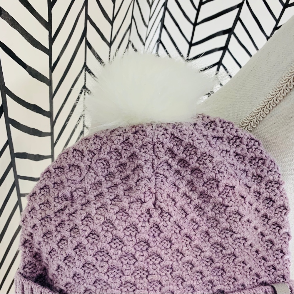 🔸 lululemon Pom to play beanie hat heather pink - Picture 2 of 7